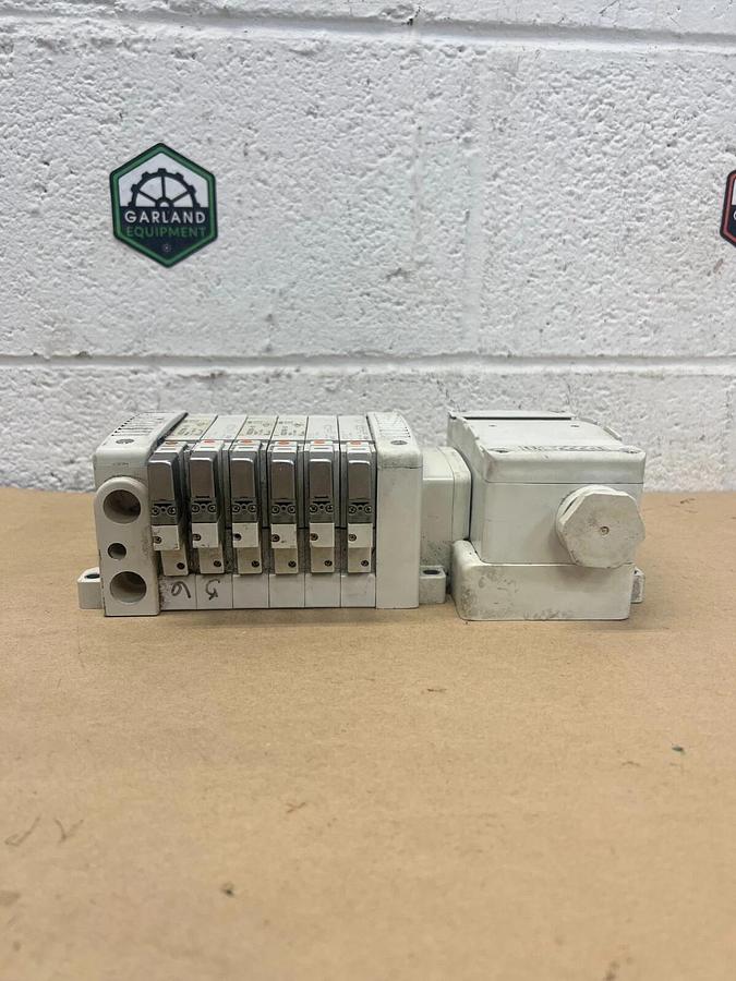Used SMC VV5QC21-04C6TD0-S Manifold