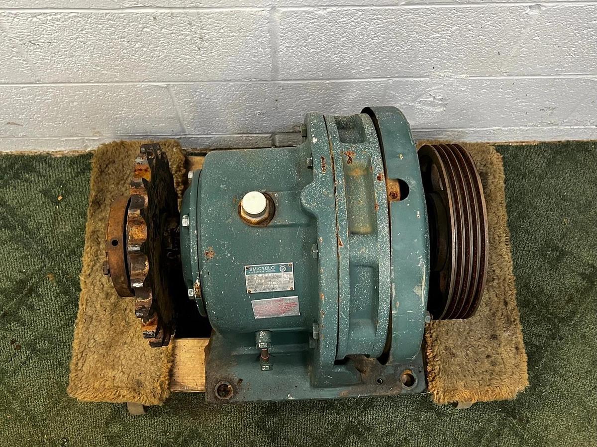 Used Sumitomo Cyclo CHHS4185Y-43 Speed Reducer/Gearbox Ratio 43:1 Output Torque 33000