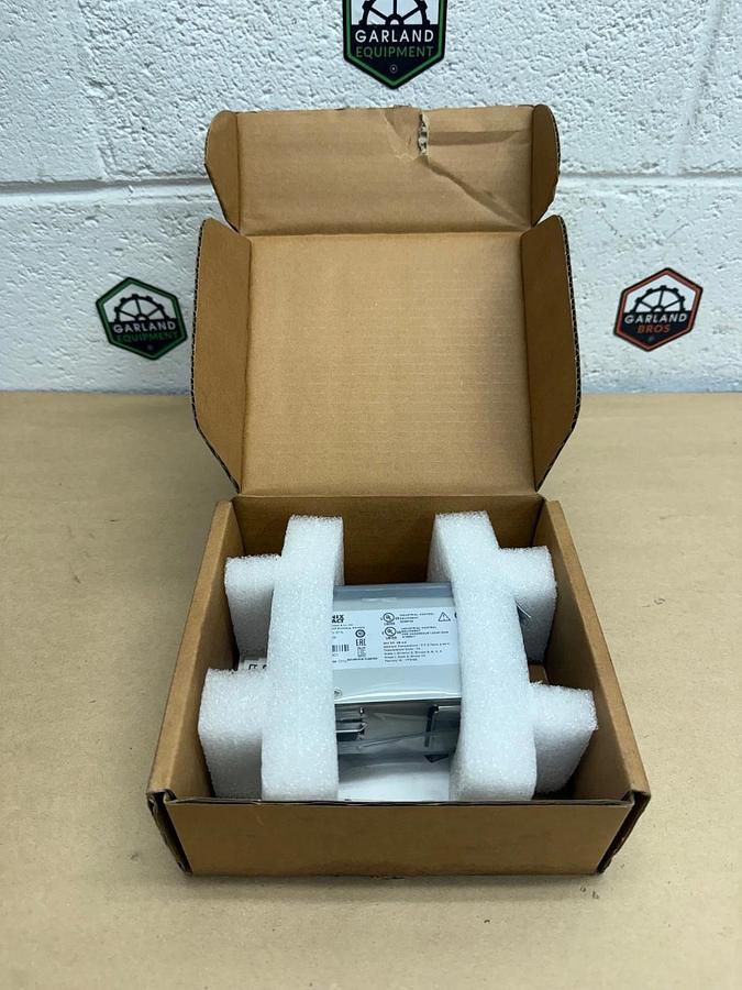 Used Phoenix Contact FL SWITCH SFN 8TX, Industrial Ethernet Switch *NEW*