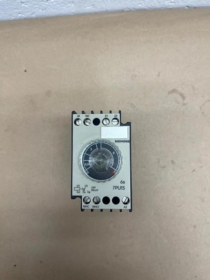 Siemens 7PU1540-1AK23 Time Delay, 120-127 VAC, 50/60 Hz, 0.6-6seconds