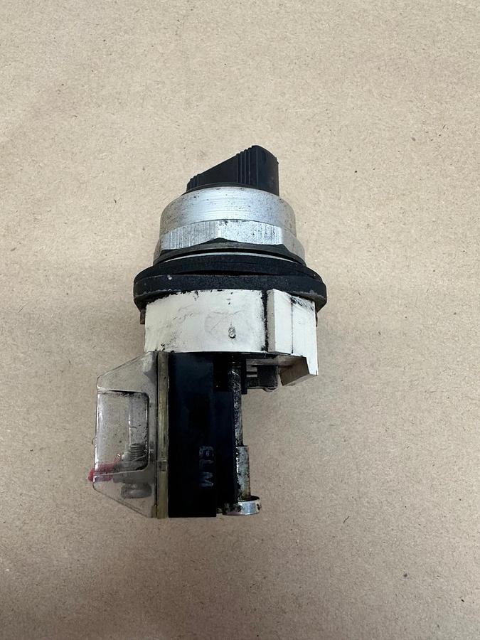 Used Allen Bradley 800T-H2 Selector Switch, 2 Position