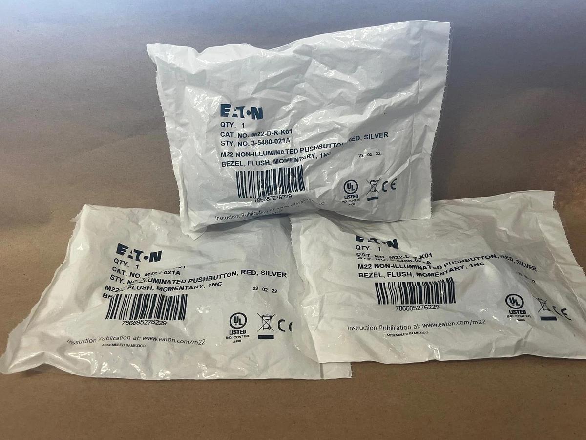 Eaton M22–D-R-K01 Non-Illuminated Push Button, Lot of 3 *FACTORY SEALED*