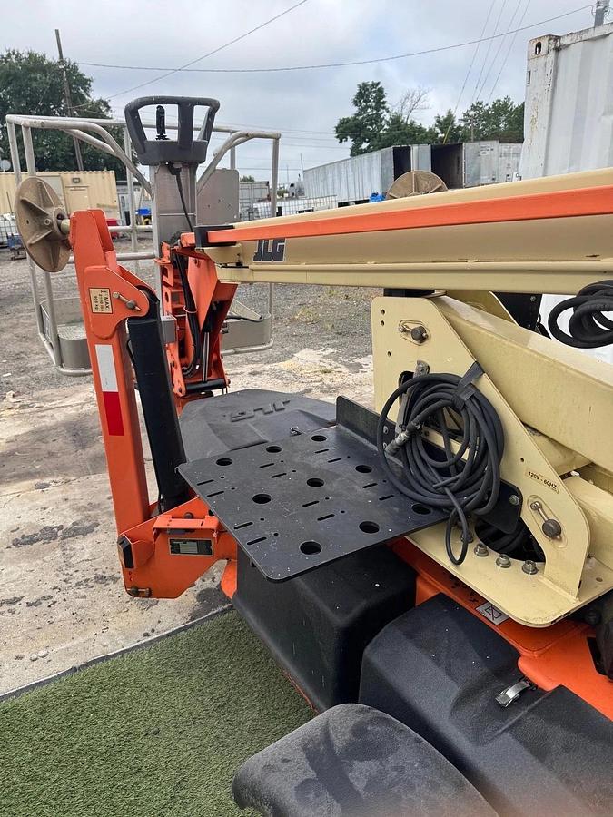 Used JLG T350 Towable Boom Lift, 34' 5" Height Capacity, 18' 9" Booming Capacity
