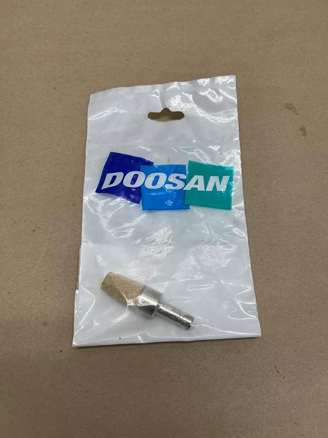 Used Doosan 400504-00125 UREA Tank Breather Element
