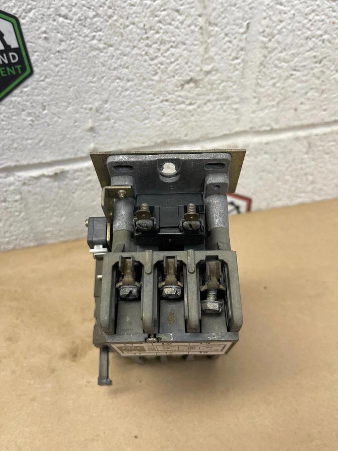Used General Electric CR354AB3AA1B Motor Starter 1 Ph 2-pole or 3 Ph 3-pole, 600V 35A
