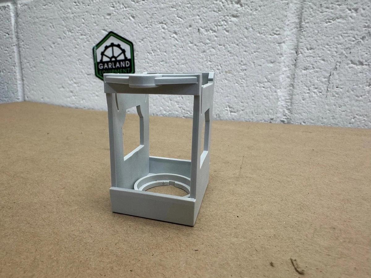 Used Eaton M22-IVS Din Rail Mounting Bracket Adapter *NEW*