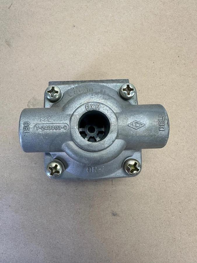 CAT 8V-5017 Service Brake Quick Release Valve *NEW*