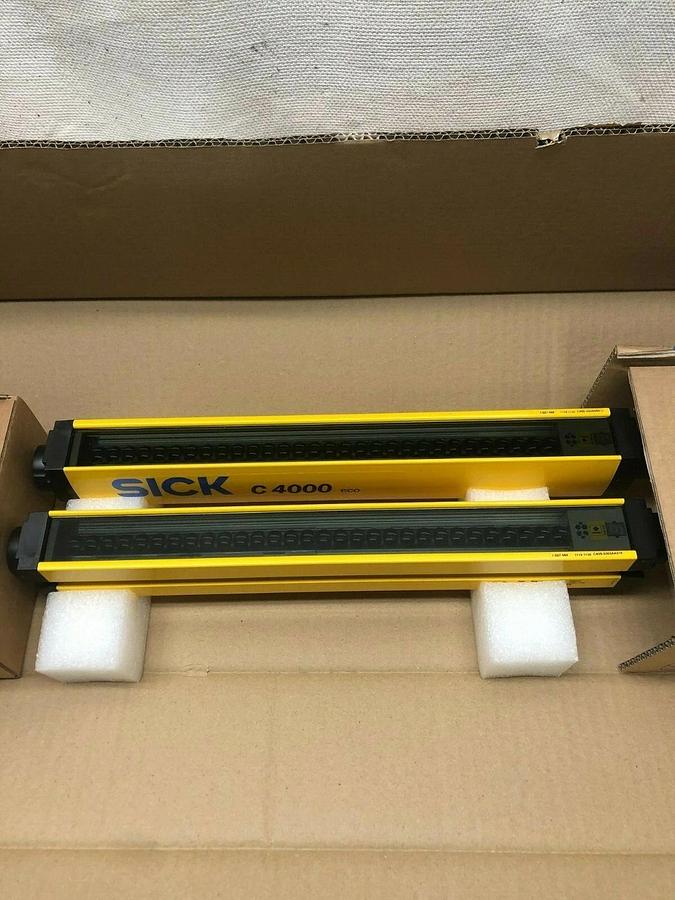 Used SICK C4000 C40S-0303AA310 (Sender) C40E-0303AN310 (Receiver)