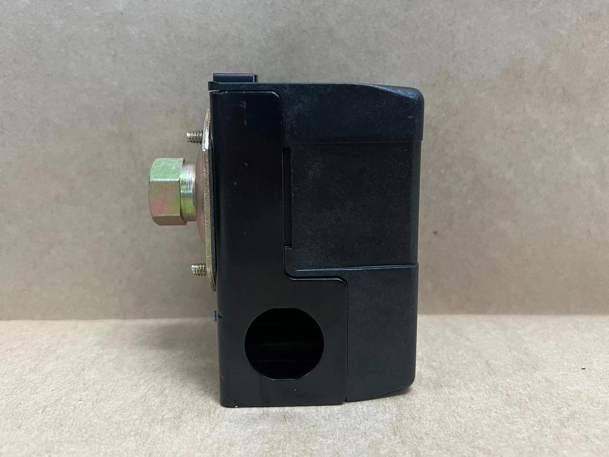 Furnas 69MB8Z140175 Ser A Pressure Control, 140 Cut-In PSI/ 175 Cut-Out PSI
