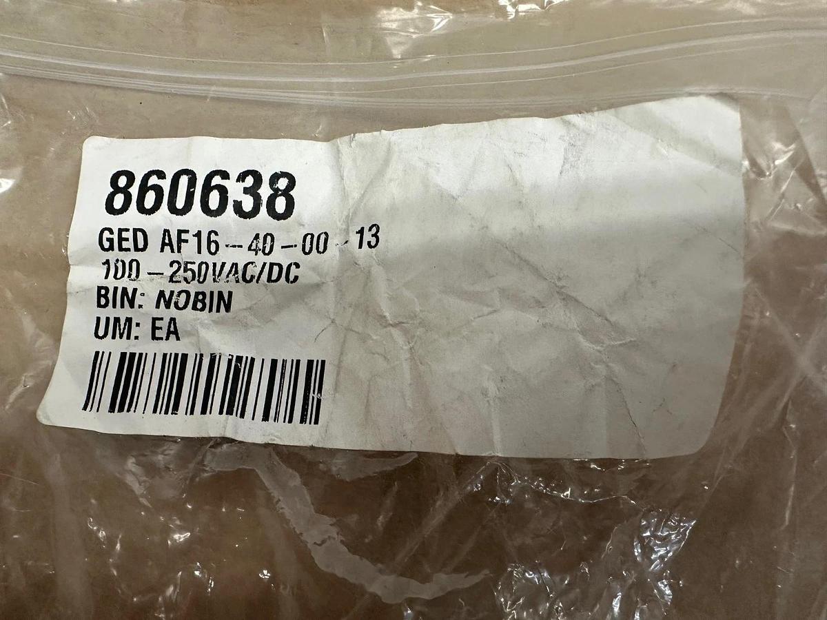 ABB 1SVR405611R2100 Control Relay *NEW*