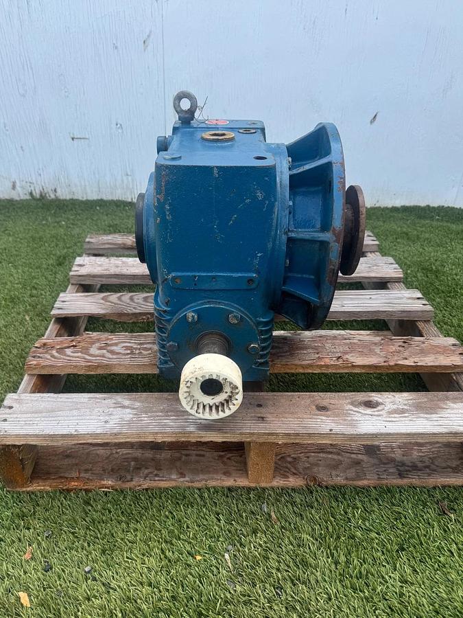 Used Radicon AA125/V Gearbox Speed Reducer 40:1 Ratio, C-Face Flange