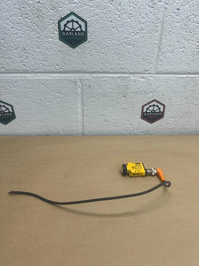 Used Banner SM312CVQD Mini-Beam Photoelectric Sensor