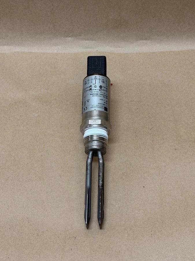 Used Endress Hauser FTL260-0020 Liquiphant T Vibronic Point Level Switch