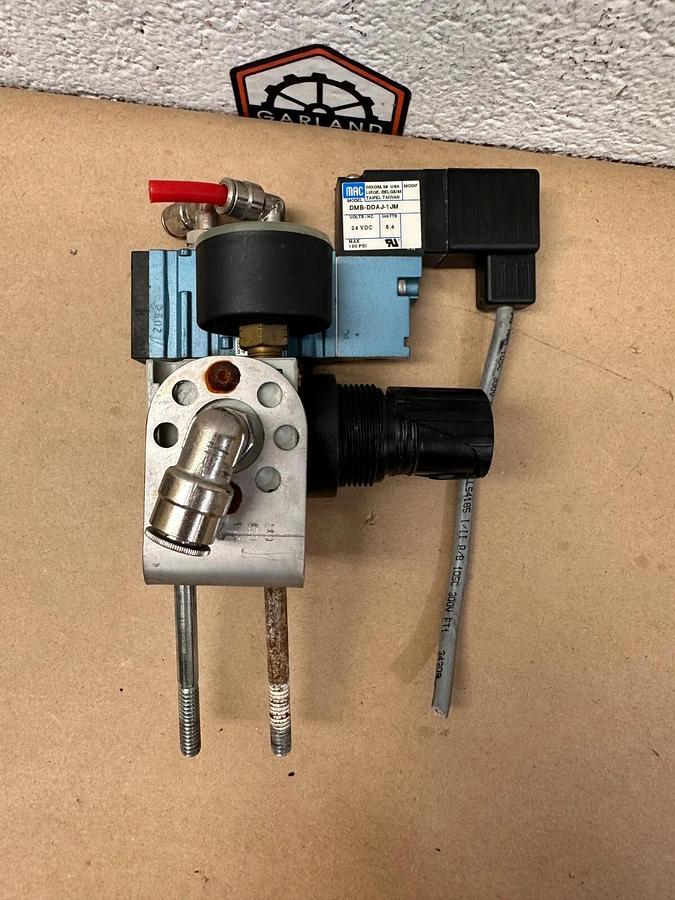 Used Numatics - R14R-02 - Pneumatics Regulator with MAC DMB-DDAJ-1JM