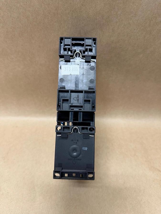 Used Siemens 3RV1021-1EA10 Circuit Breaker w/ 3RT1015-1BB41 Contactor