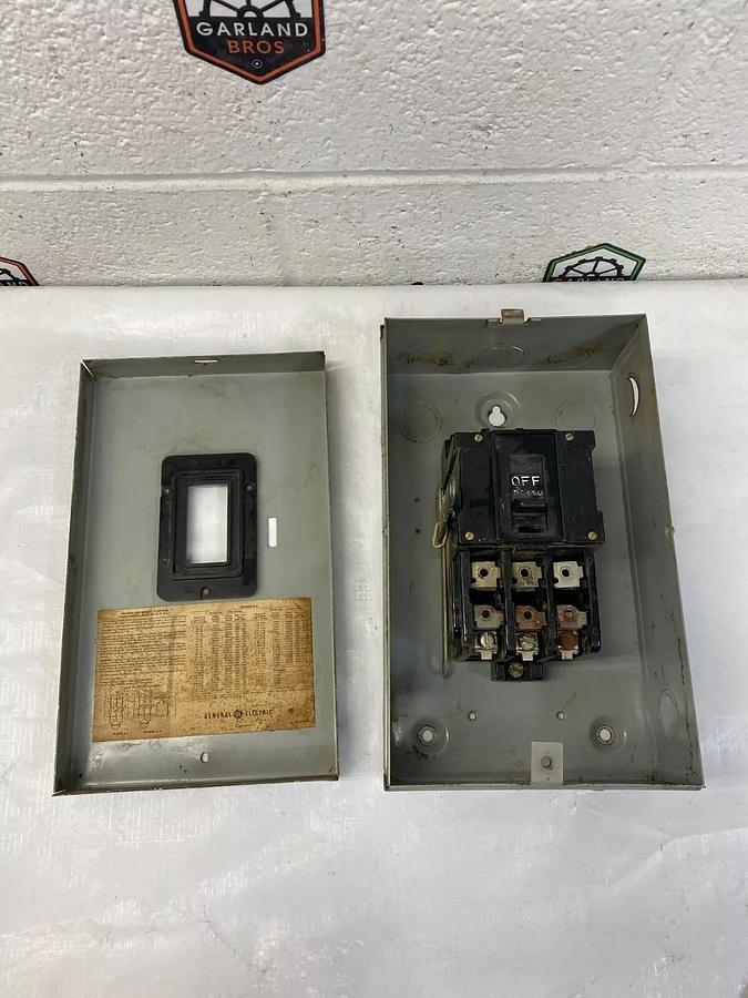 Used General Electric CR1062R Manual Motor Starter 3 Ph, 3 Heater