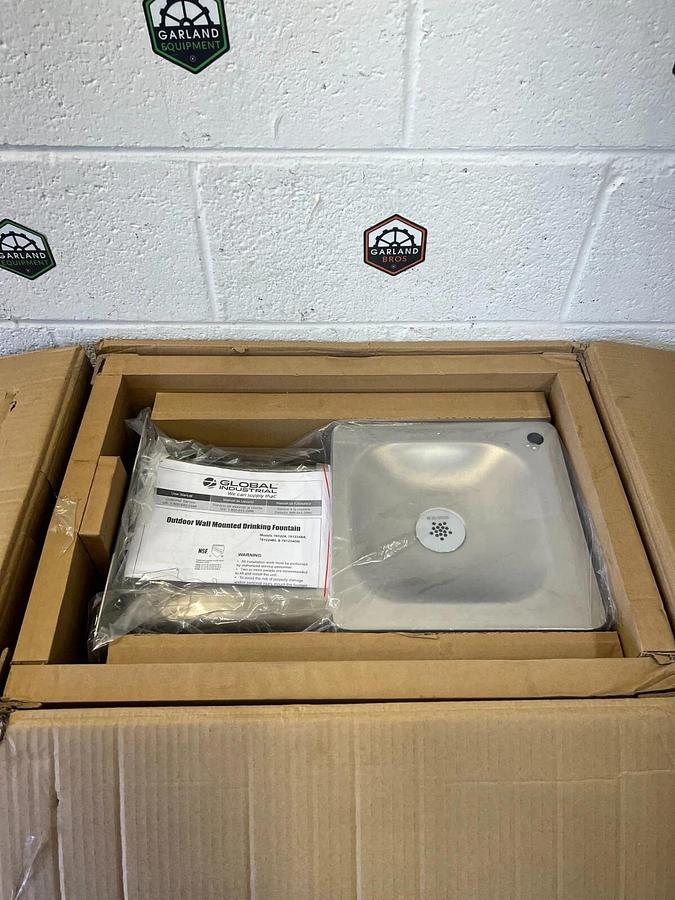 Used Global Industrial 761224 Outdoor Wall Mounted Drinking Fountain