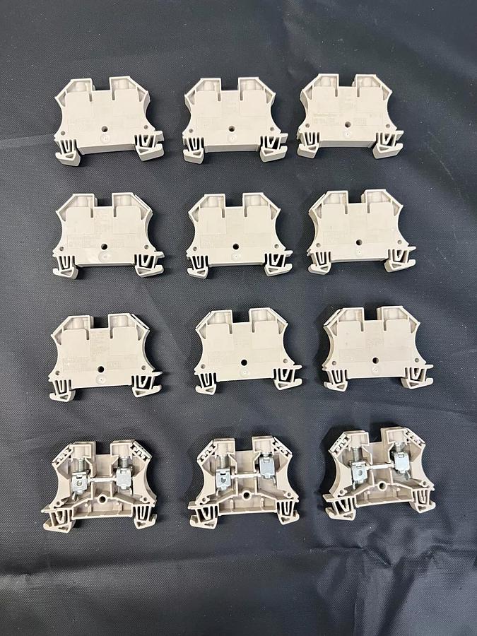 Used Weidmüller IEC 60947-7-1 Terminal block 10mm^2, 1,000V - Lot of 12