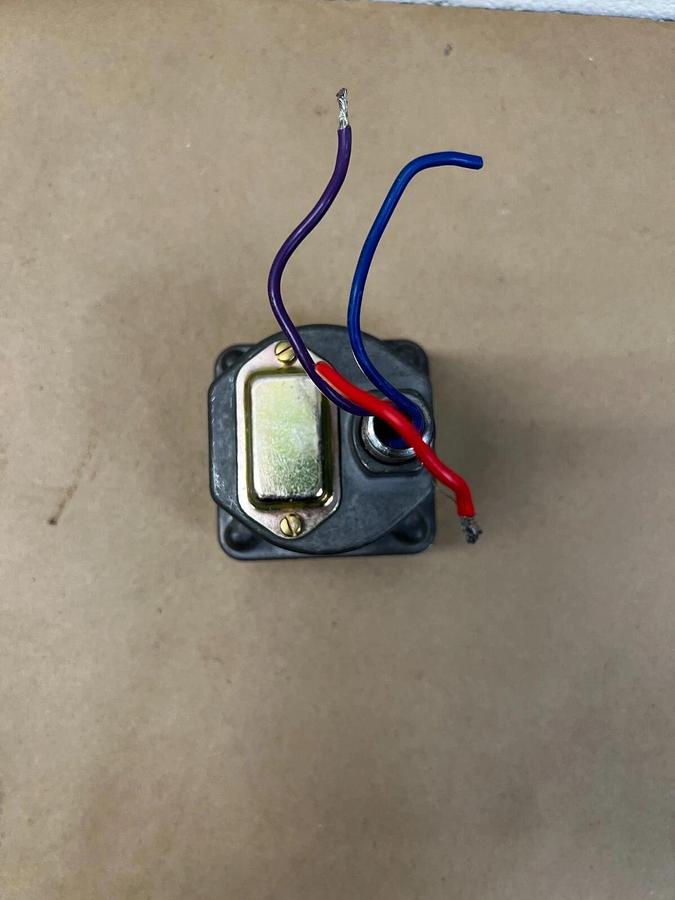 Used Barksdale D1H-A80SS Pressure or Vacuum Actuated Switch 160 PSI