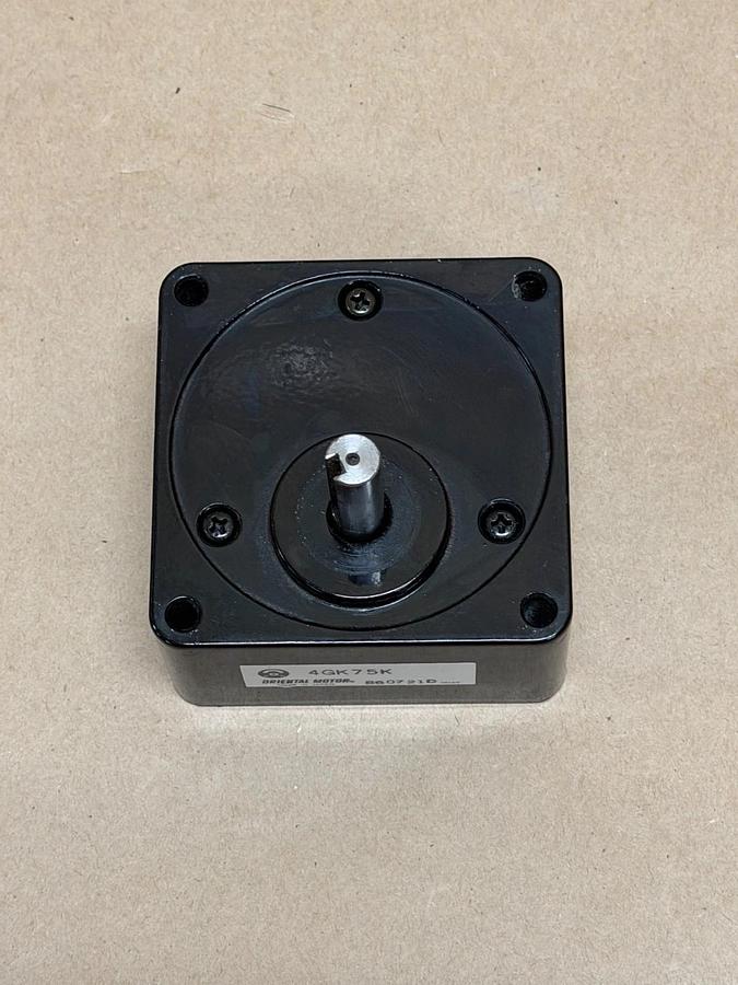 Used Oriental Motors 4GK75K Gearhead, 3/8” Shaft