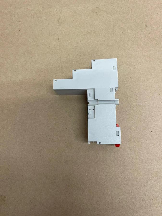 Used Magnecraft 70-782EL14-1 Relay Socket, 10A, 300V, Box Qty of 10