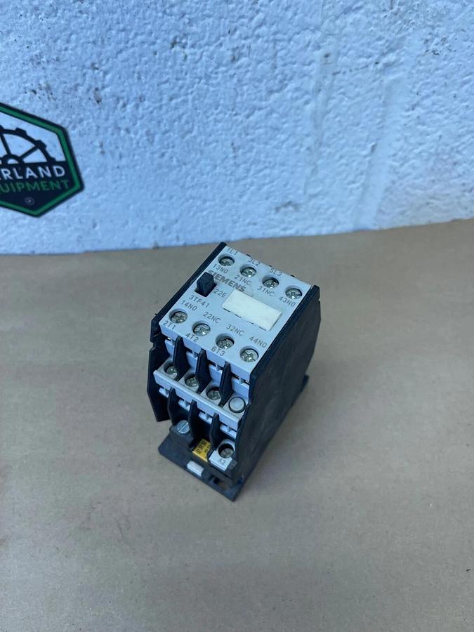 Used Siemens 3TF41 22-0X Contactor, 20 A, 400V