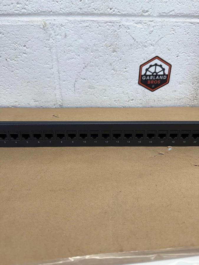Used Belsen AX103253, 24 Port Patch Panel *NEW*