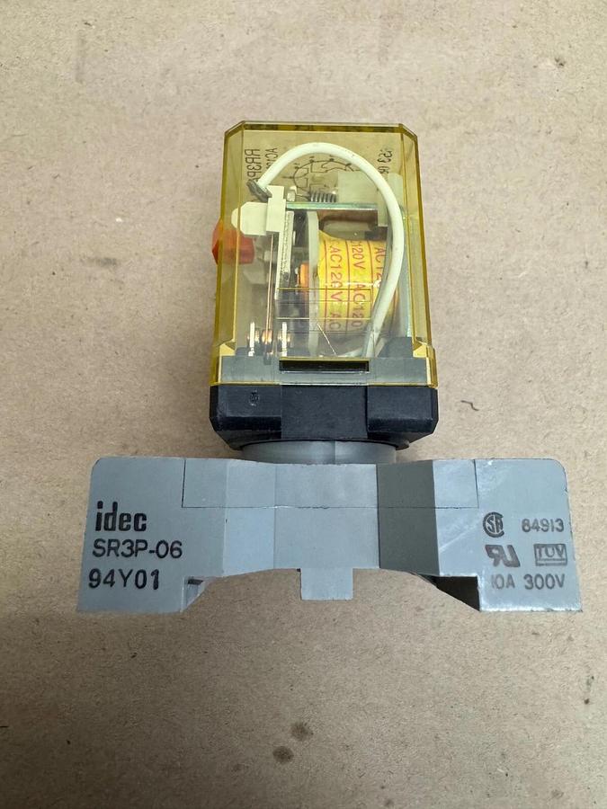 Used IDEC RR3PA-ULC Relay, 120 VAC, 50/60hz, w/ SR3P-06