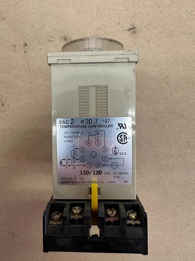 Used OMRON E5C2-R20J Temperature Controller