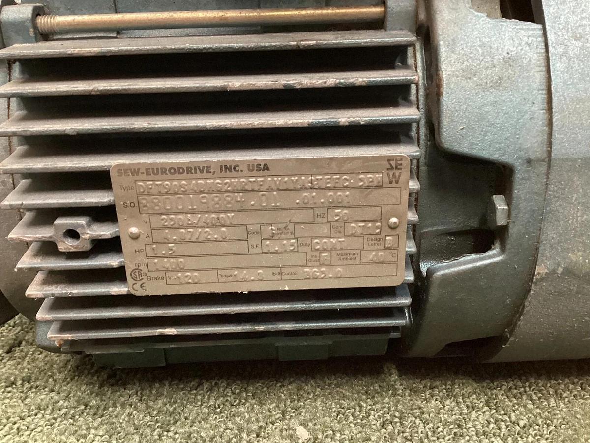 SEW-Eurodrive DFT9084BM62HRTFAV1YASTEFC In-line Motor Gearbox