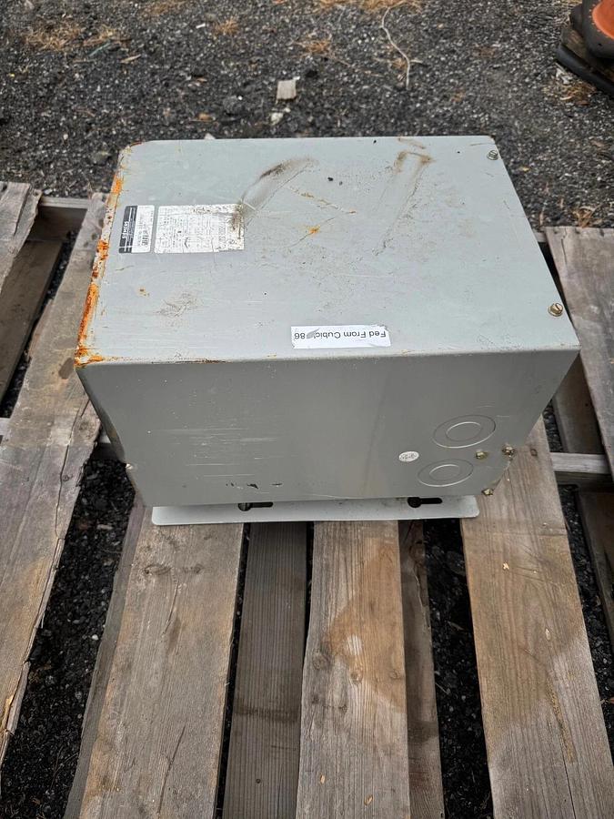 Used Siemens 1D1N010ST Transformer, 10 KVA, 240-480V, Dry Type Transformer