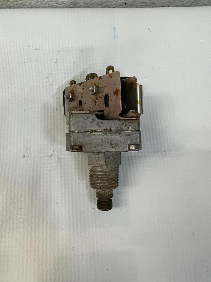 Used Ashcroft 15A-125/250 Snap Action Switch