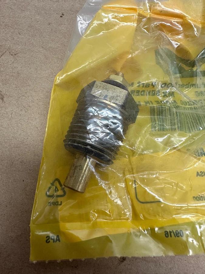 Used CAT 6N-5926 51.50mm Long Brass Temperature Sender *NEW*