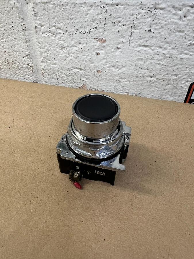 Used Cutler-Hammer 10250T/91000T Black Push Button