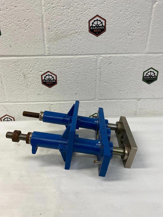 Used Bosch Rexroth 3 842 892 112 Pneumatic Pallet Lift Transfer System