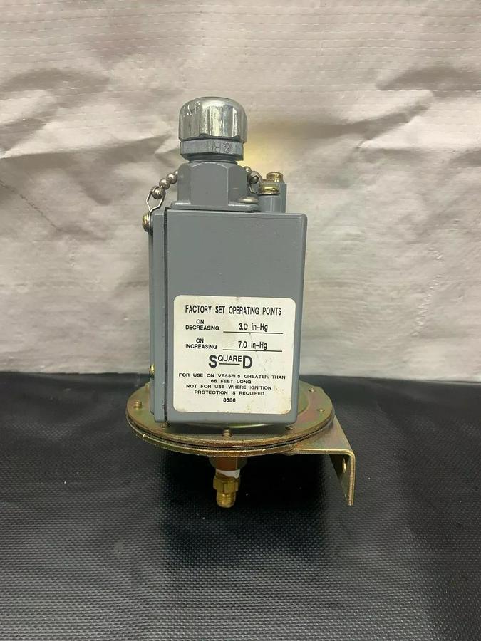 Used Square D 9016 Gaw-1 Industrial Vacuum Switch