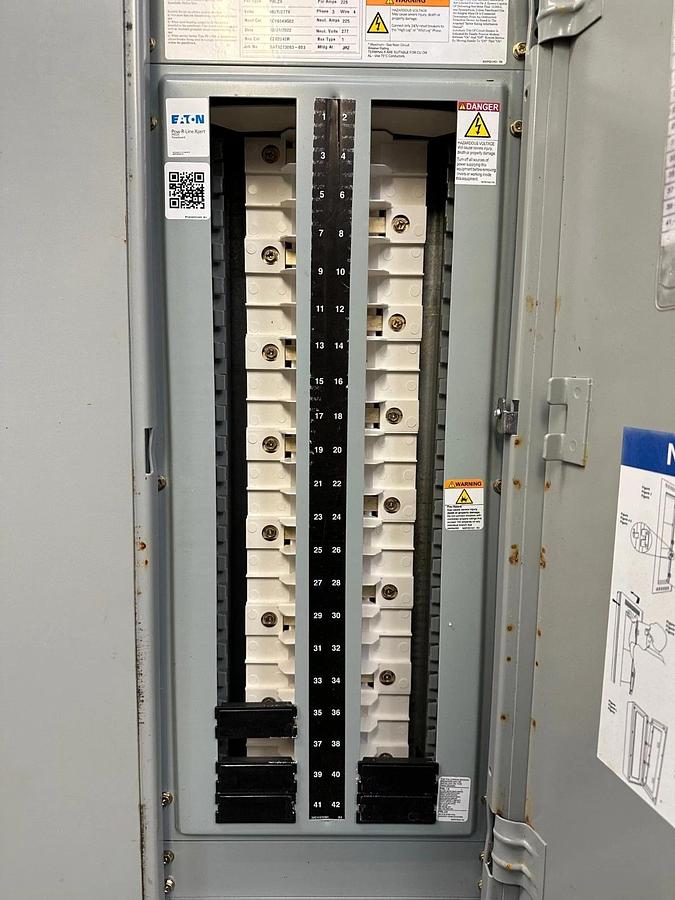 Used Eaton POW-R Line PRL2X Panel Board 480V 3 Phase 42 Slot System