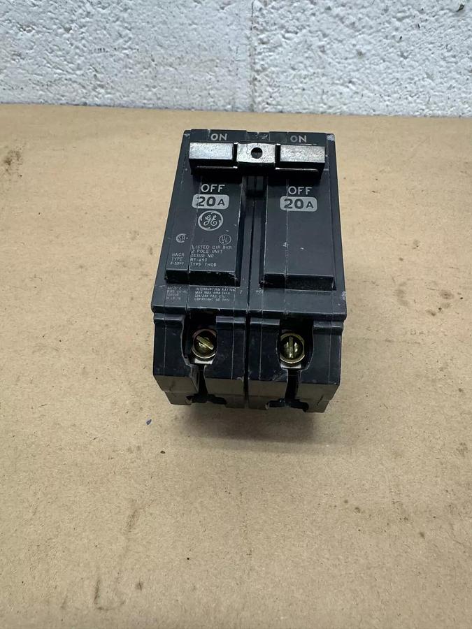 Used GE RT-693 Dual 20 A Circuit Breaker 2 Pole Unit