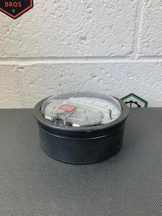 Used Dwyer Magnehelic 2004C Differential Pressure Gauge 15 PSIG 1-4 in