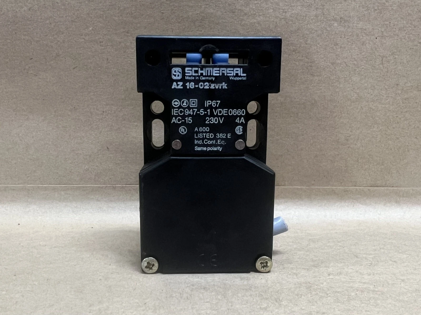 Used Schmersal AZ 16-02zvrk Safety Switch