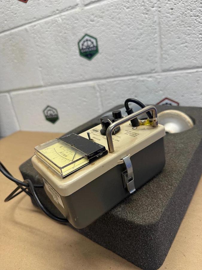 Used ETS • Lindgren 1600 Microwave Survey Meter, Holaday EMF Measurement with Probe