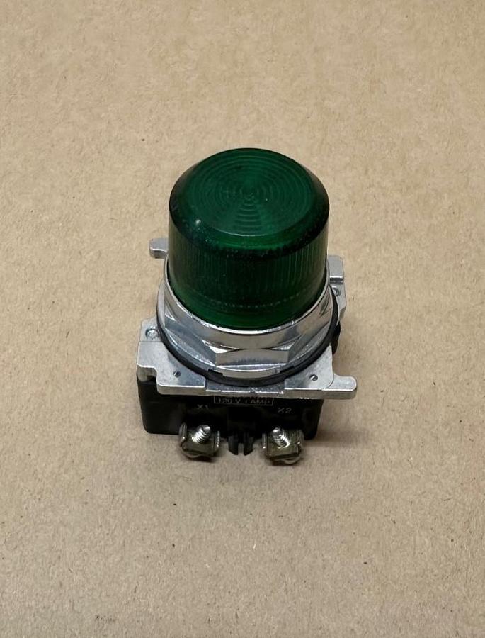 Used Cutler Hammer 10250T/91000T Pilot Light, Green