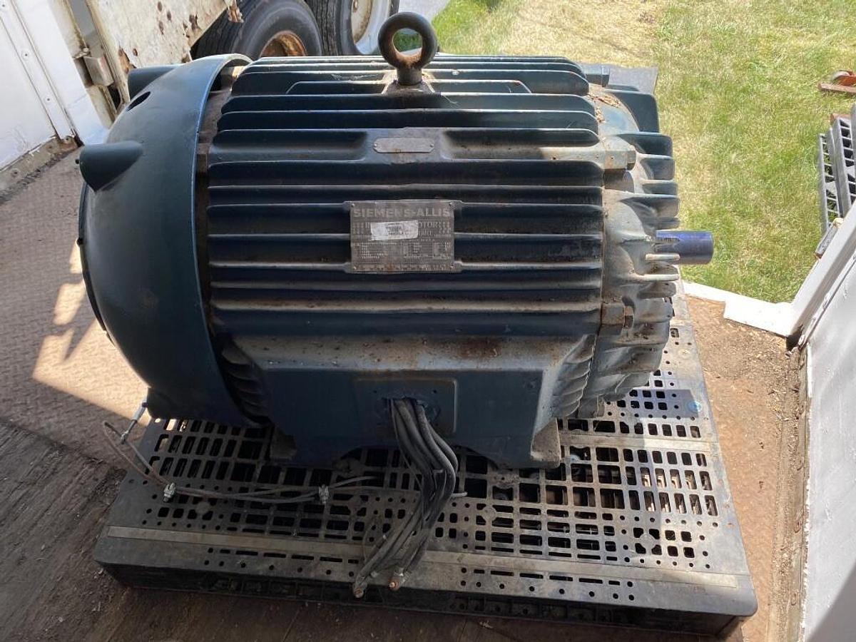 Used Siemens-Allis 132/1-5113-30822-1-1 Induction Motor, 450Hp, 481A, @ 3575RPM 480V
