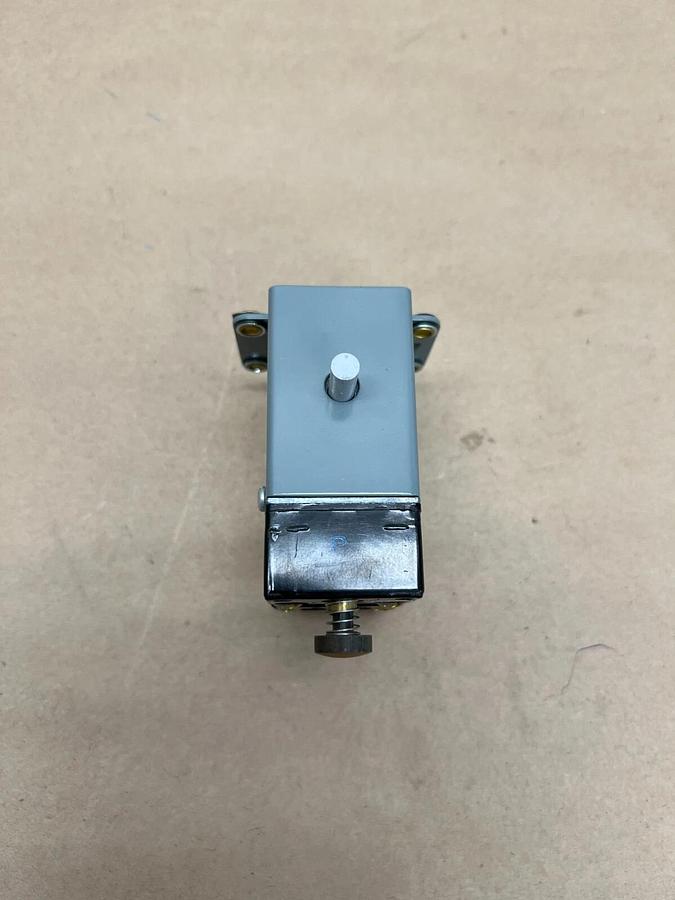 Allen Bradley 40262-007-51 Pneumatic Timer
