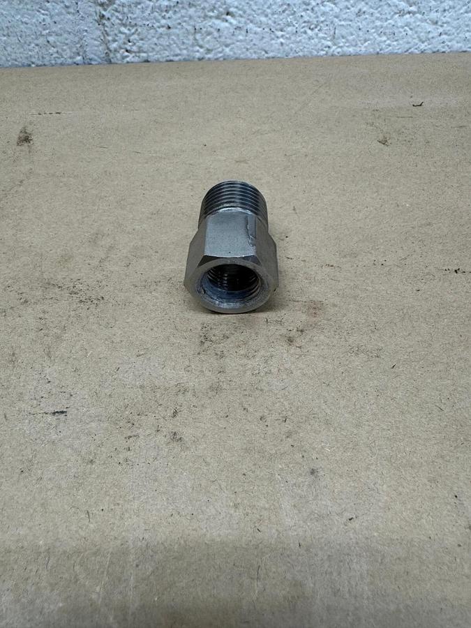 Used Swagelok NPT-316 Female & Male Fitting, 5/8” Female Port, 13/16” Male Fitting