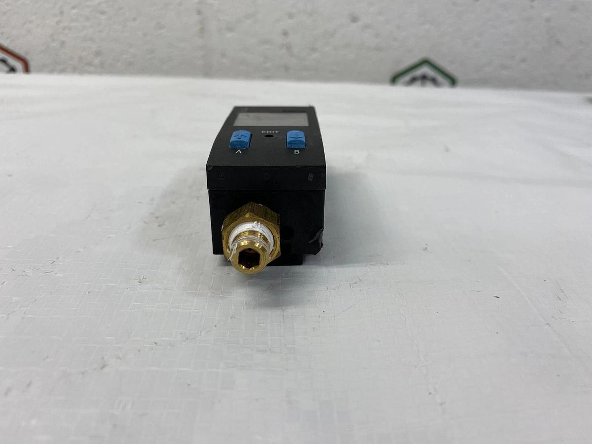 Used FESTO SDE7-D10-G2-H18-C-P1-M12 Pressure Sensor