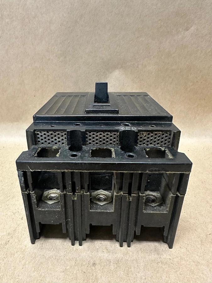 Used General Electric TEF134015 15A 3 Pole Circuit Breaker