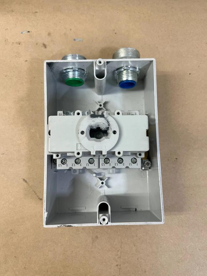 Used Allen Bradley S002 Combiner with 194E-A32-1753 Load Switch