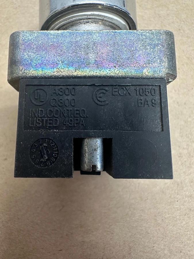 Used Automation Direct ECX-1050 MA9 Lamp Holder with Green Switch