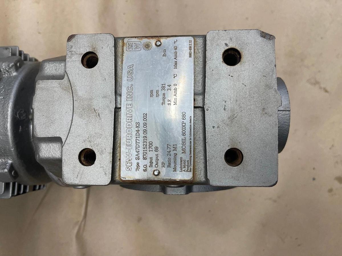 Used Sew-Eurodrive SA47DT71D4-KS Gearbox, DFT71D4-KS Motor (60Hz, 5HP, 1700RPM)